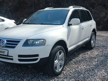 Volkswagen Touareg 2005 года за 5 800 000 тг. в Алматы