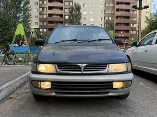 Mitsubishi Chariot, 1995