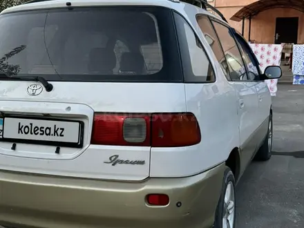 Toyota Ipsum 1997 года за 3 300 000 тг. в Алматы – фото 4