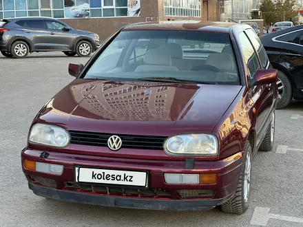 Volkswagen Golf 1996 года за 1 600 000 тг. в Астана – фото 4