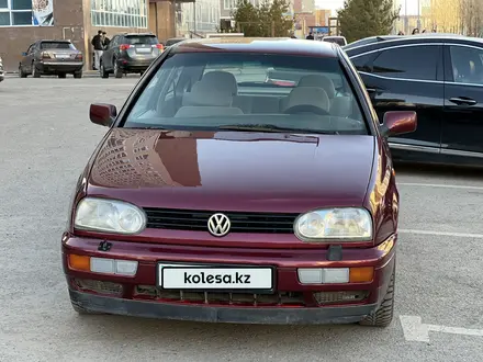 Volkswagen Golf 1996 года за 1 600 000 тг. в Астана – фото 5