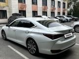 Lexus ES 250 2018 года за 18 500 000 тг. в Шымкент