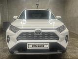 Toyota RAV4 2020 годаfor17 000 000 тг. в Астана