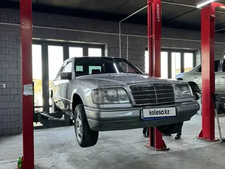 Mercedes-Benz E 280 1993 года за 4 100 000 тг. в Шымкент – фото 20