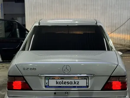 Mercedes-Benz E 280 1993 года за 4 100 000 тг. в Шымкент – фото 30