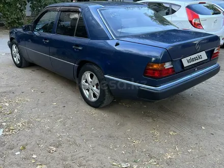 Mercedes-Benz E 200 1992 года за 1 650 000 тг. в Уральск – фото 6