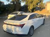 Hyundai Elantra 2022 года за 8 500 000 тг. в Атырау – фото 4