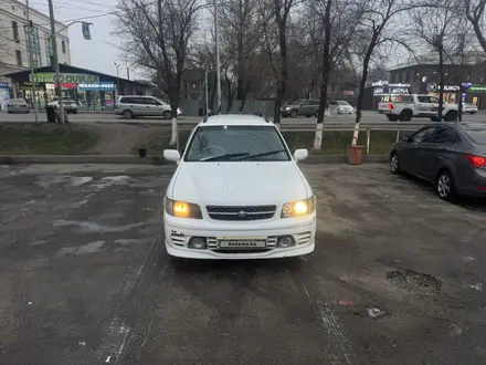 Nissan R'nessa 1998 года за 1 100 000 тг. в Алматы – фото 2