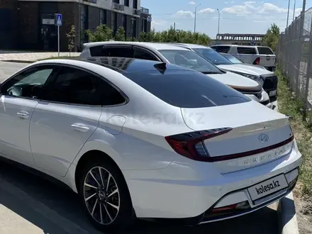 Hyundai Sonata 2022 года за 12 500 000 тг. в Атырау – фото 4