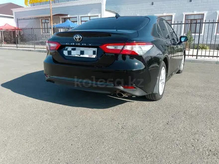 Toyota Camry 2021 года за 13 800 000 тг. в Атырау – фото 4