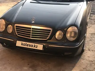 Mercedes-Benz E-Class, 2001