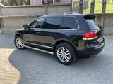 Volkswagen Touareg 2006 года за 5 800 000 тг. в Шымкент