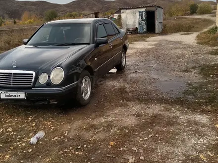 Mercedes-Benz E 230 1996 года за 3 300 000 тг. в Шемонаиха – фото 4