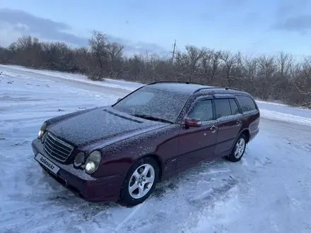 Mercedes-Benz E 200 2001 года за 3 300 000 тг. в Астана