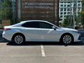 Toyota Camry 2023 года за 14 150 000 тг. в Астана – фото 17