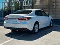 Toyota Camry 2023 года за 14 150 000 тг. в Астана – фото 18