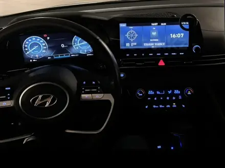 Hyundai Elantra 2021 года за 8 500 000 тг. в Караганда – фото 3