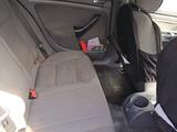 Volkswagen Golf 2004 года за 2 300 000 тг. в Темиртау – фото 2