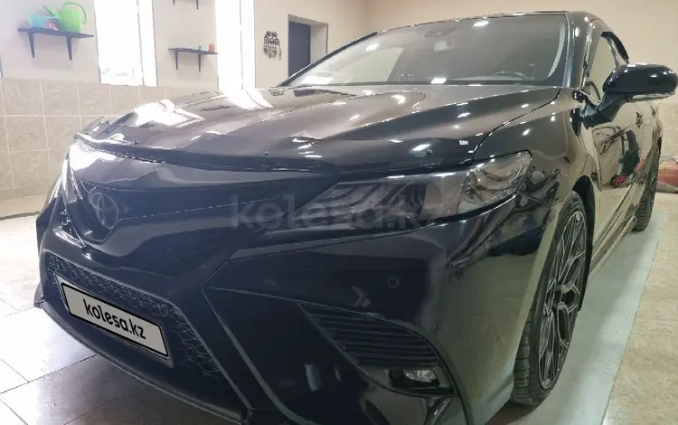 Toyota Camry 2018 года за 14 000 000 тг. в Актау
