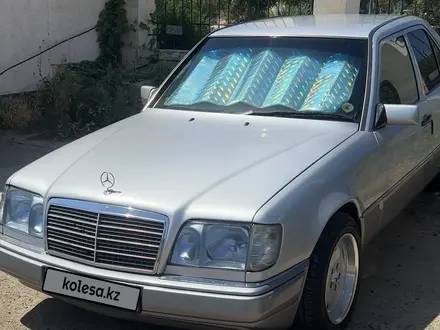 Mercedes-Benz E 280 1994 года за 3 800 000 тг. в Актау