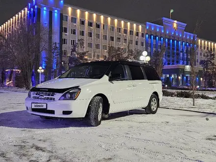 Kia Carnival 2009 года за 8 500 000 тг. в Актобе – фото 11