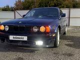 BMW 520 1992 года за 950 000 тг. в Астана – фото 2