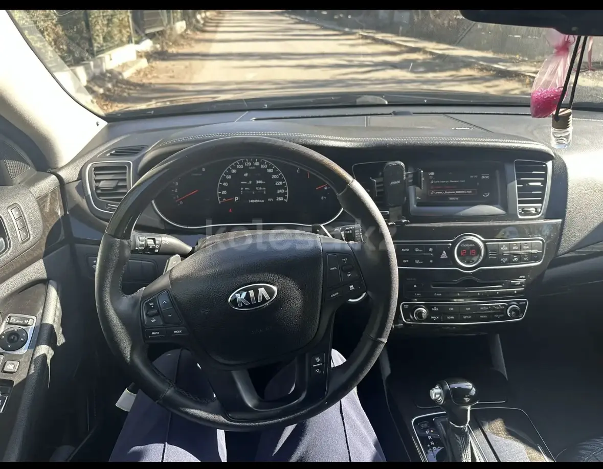 Kia Cadenza, 2015