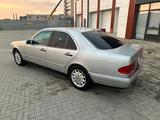 Mercedes-Benz E 320 1997 года за 3 700 000 тг. в Актау – фото 3