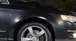 Volkswagen Passat 2008 года за 4 000 000 тг. в Алматы – фото 5