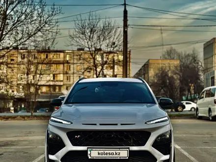Hyundai Kona 2021 года за 14 900 000 тг. в Алматы – фото 3