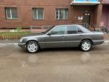 Mercedes-Benz E 220 1994 года за 4 000 000 тг. в Астана