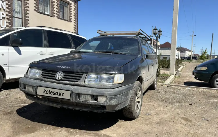 Volkswagen Passat 1994 годаүшін1 070 000 тг. в Уральск