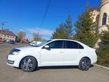 Skoda Rapid 2015 года за 5 000 000 тг. в Петропавловск – фото 4