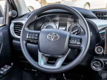 Toyota Hilux Comfort 2022 года за 15 700 000 тг. в Алматы – фото 27
