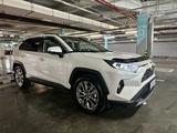 Toyota RAV4 2021 года за 16 500 000 тг. в Алматы – фото 2