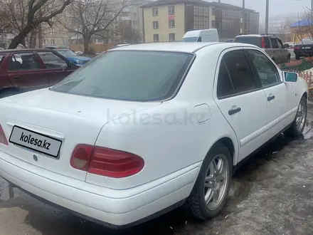 Mercedes-Benz E 280 1996 года за 2 200 000 тг. в Петропавловск – фото 3