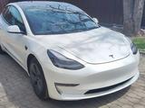 Tesla Model 3 2022 года за 21 000 000 тг. в Алматы – фото 2