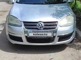 Volkswagen Jetta 2005 годаүшін1 900 000 тг. в Алматы