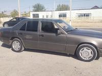 Mercedes-Benz E 260 1990 года за 1 224 000 тг. в Шымкент