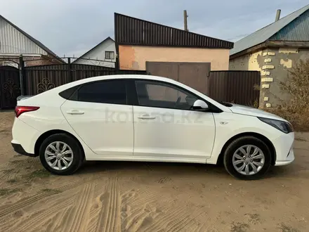 Hyundai Accent 2021 года за 8 200 000 тг. в Актобе – фото 10