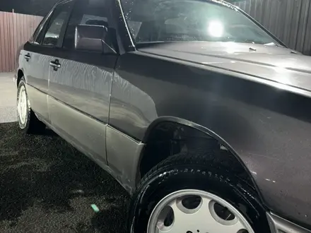 Mercedes-Benz E 230 1992 года за 2 500 000 тг. в Алматы – фото 19