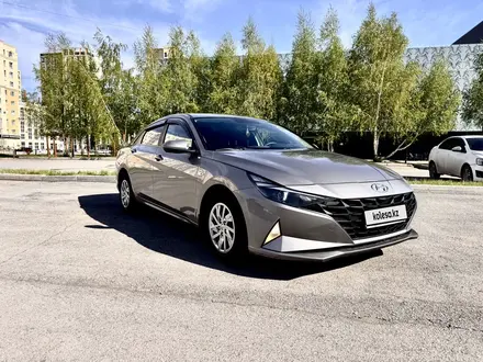Hyundai Elantra 2021 года за 7 600 000 тг. в Караганда – фото 2