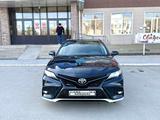 Toyota Camry 2021 года за 13 500 000 тг. в Семей – фото 3