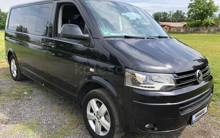 Volkswagen Caravelle 2014 года за 19 000 000 тг. в Алматы