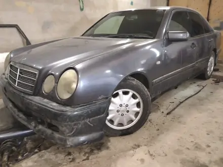 Mercedes-Benz E 280 1996 года за 1 000 000 тг. в Алматы – фото 2