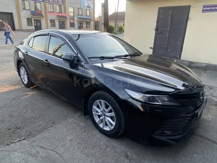 Toyota Camry 2019 года за 11 900 000 тг. в Семей