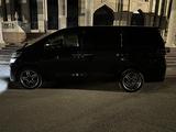 Toyota Vellfire 2009 года за 5 800 000 тг. в Атырау