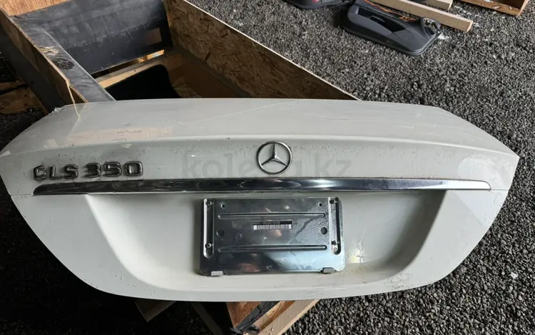 Крышка багажника на Мерседес 219 CLS за 30 000 тг. в Алматы