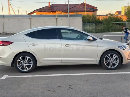 Hyundai Elantra 2017 года за 6 850 000 тг. в Караганда – фото 5