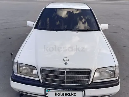 Mercedes-Benz C 200 1995 года за 1 700 000 тг. в Алматы – фото 2